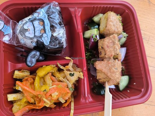 Bento with tofu and salmon origini at itsjolene.be in Brussels