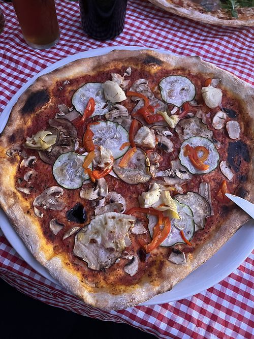 Pizza vegetarino without mozzarella  at Trencadora in Mallorca