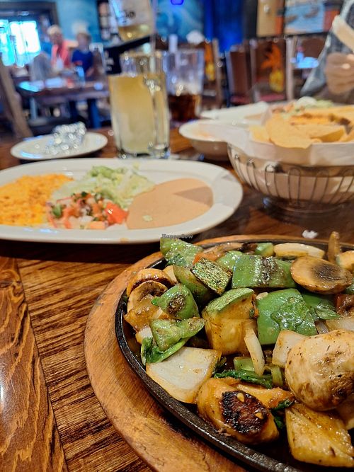  at El Mazatlan in Cave City