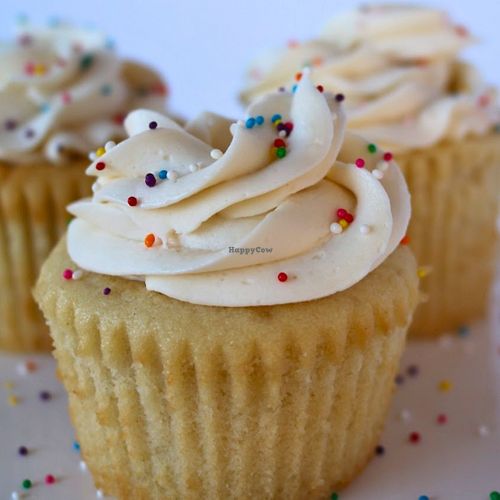 Vegan vanilla cupcakes at Aaron's Vegan Bakery - Cottage Kitchen in Cave Creek