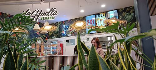 Restaurante at La Huella Vegana - Food Stand in Valladolid