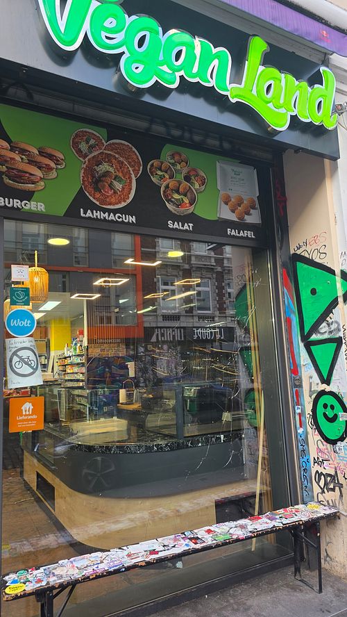 Seems to be closed. at veganland   in Hamburg