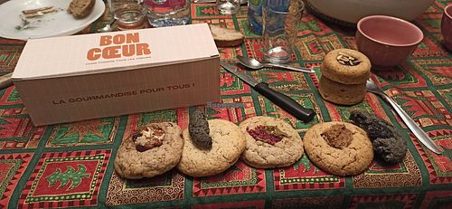 Cookie carrot cake, sésame noir... at BONCŒUR | La Boutique in Saint-gregoire