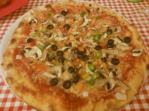 Pizza vegana at Santangelo's Pizzeria in Altea