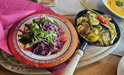 Gemüsegröstl mit Rotkrautsalat - sehr schmackhaft! at Thurntaler Rast - Almgasthaus & Ferienwohnungen in Ausservillgraten