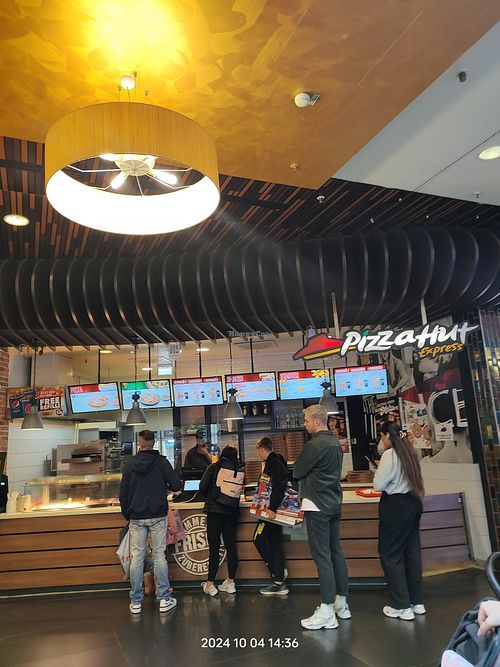 Pizzeria con opzioni vegan at Pizza Hut Express in Berlin