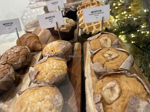 vegan muffins: lemon & banana #Veganuary at Coffee & Cakes - Warmoesstraat in Amsterdam