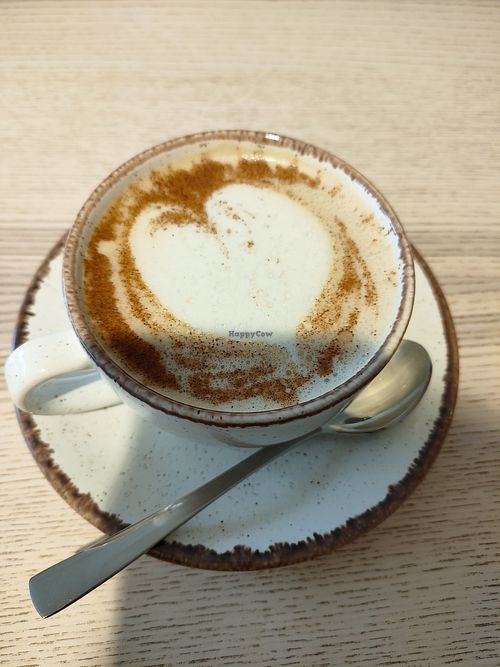 Chai Latte mit Oatly Barrista at Café Paula in Ribeauville