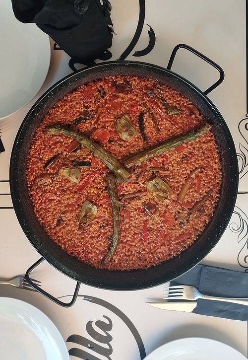 Paella de verdures per 3 (hem pogut repetir) at El Racó de la Paella in Torredembarra
