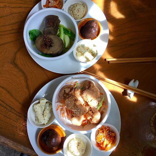 lunch plates  at Pole Pole in Tokyo
