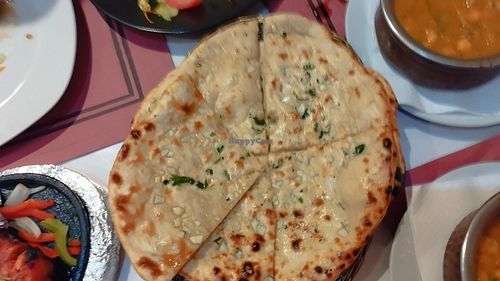 Garlic nan without butter at Koh-i-noor in Barcelona