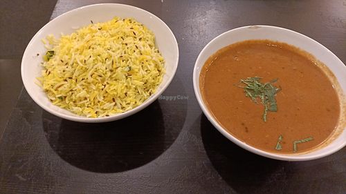 Lemon rice, dahl de lentilles vegan at Spice Lounge in Saint-etienne