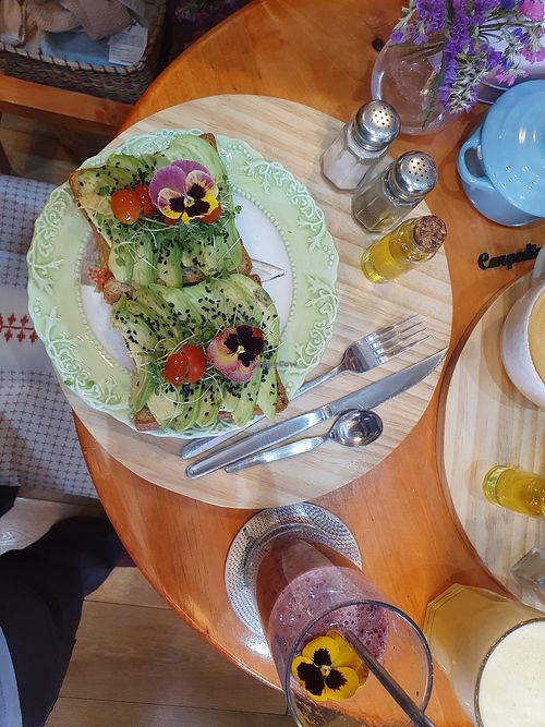 avocado toast and juice at Indie Cafe & Concept Store - Teatro in Cusco