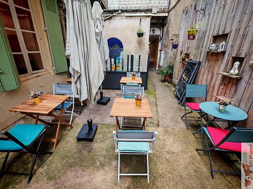 Outside at Mimosa in Poitiers