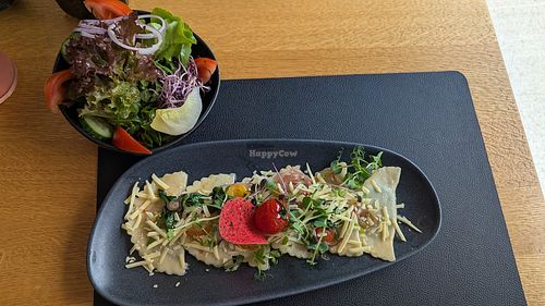 Spinatschlutzkrapfen mit Salat at Cafe Restaurant Glenthof in Imst