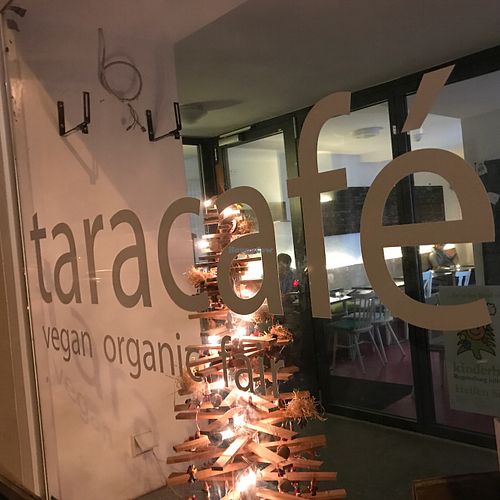 store front at Taracafe in Regensburg