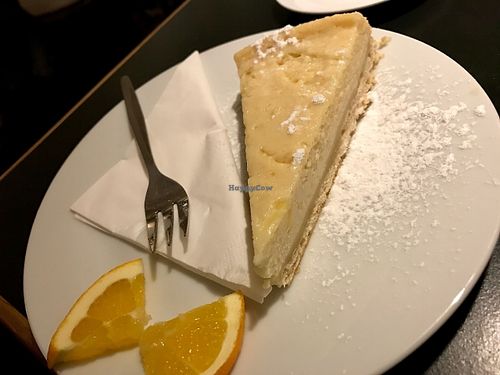 vegan cheese cake at Taracafe in Regensburg
