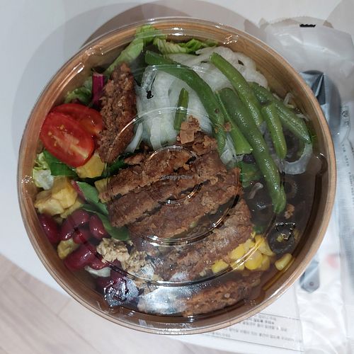 Vegan steak salad at Salad Box in Busan