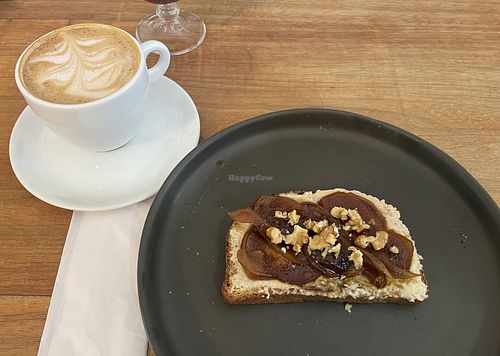 Delicioso cappuccino e o toast de pera com creme de castanha.  at Keroys Coffee in Paracatu