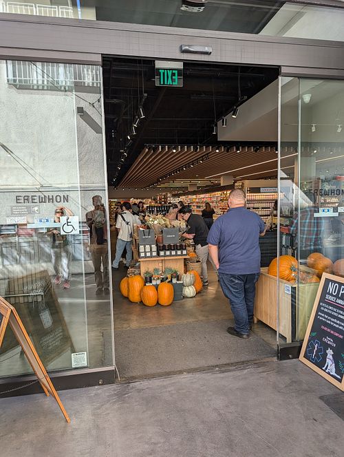 Entrance at Erewhon Market - Silverlake in Los Angeles