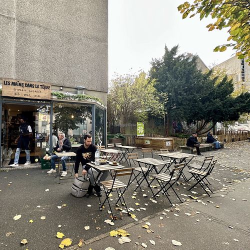   at Les Mains Dans La Terre in Vitry-sur-seine