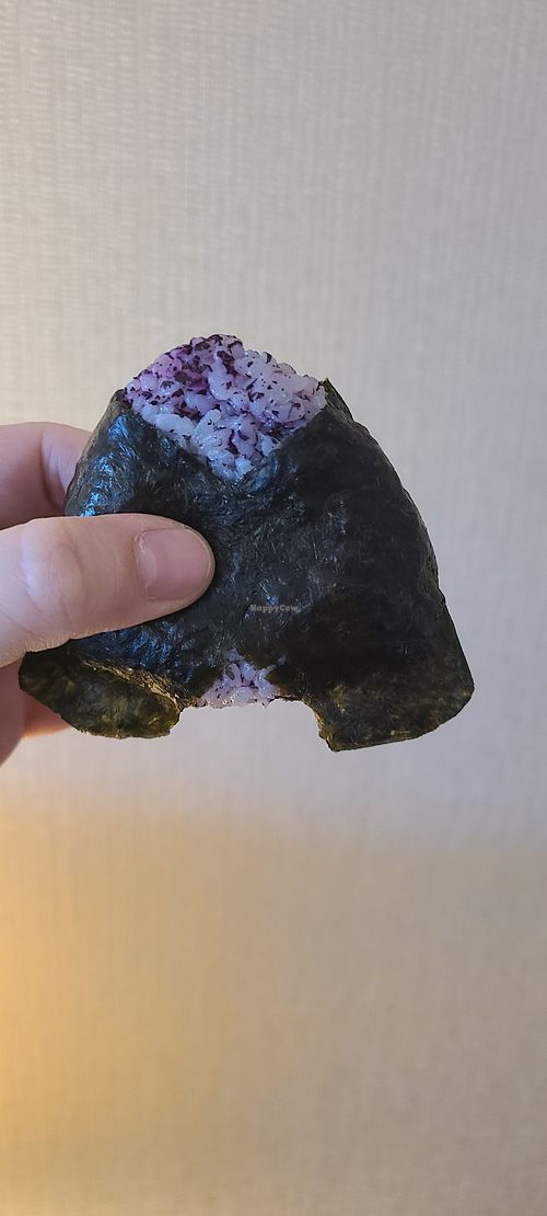 Onigiri au basilic rouge japonais (shiso) at Yoisho in Tours