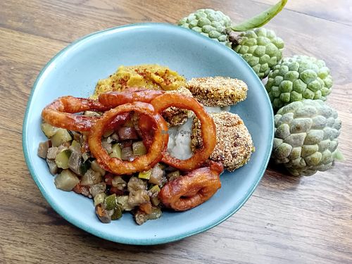  at Ravaz in Saint Denis