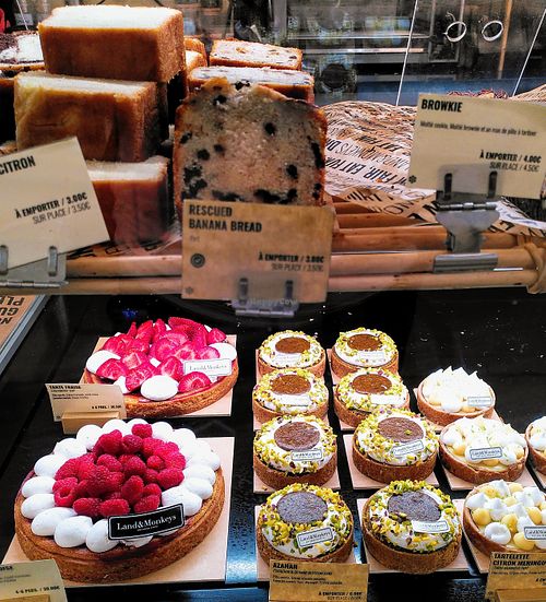 Desserts and cakes at Land & Monkeys in Bordeaux
