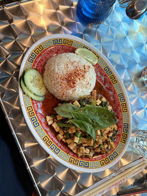 Pad Kra Pao - version végé with tofu   at General Tom Kha in Lille