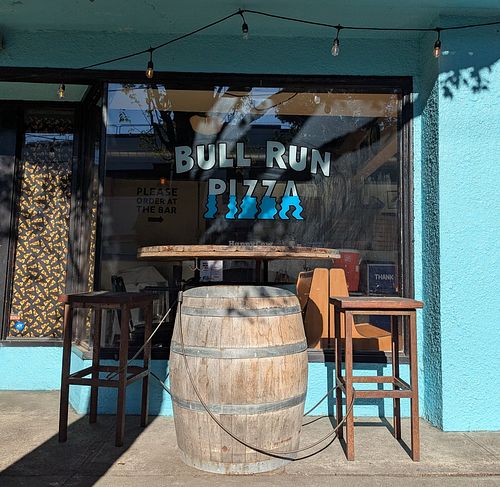 exterior at Bull Run Pizza in Portland