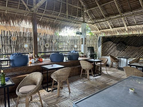 Seating  at OMUS vegan @Dive Camp in Dauin