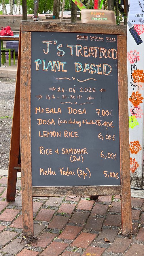  at J's TREAT FOOD in Hannover