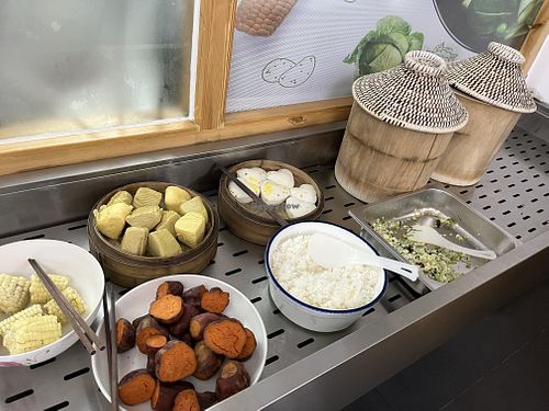 Steamed corner   at Longyuanzhai Vegetarian Buffet Banquet - 龙源斋·素食自助素宴 in Qujing