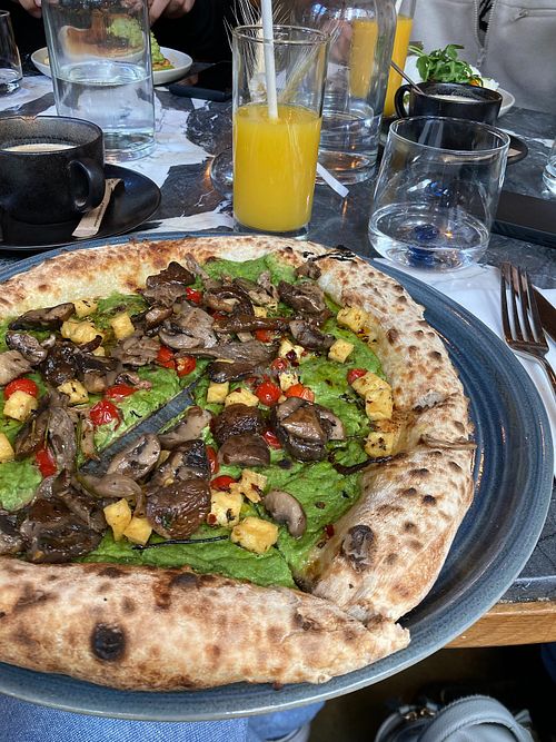 Vegan tofu pizza with a spinach base and mushrooms at Isabelle's in Dublin