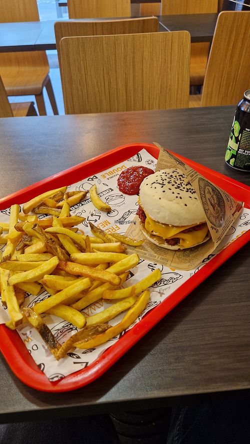 Magic Vegan Burger at Homemade Fast-Food in Paris