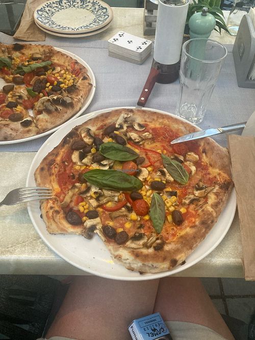 The vegan pizza is delicious! We also had some rosemary focaccia which was vegan and really nice🌱  at Cucina Di Paolo in Sibiu