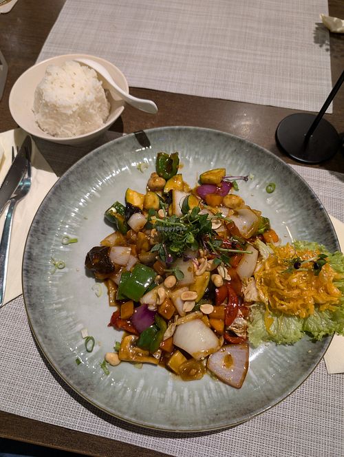 Vegetarische 8 Schätze mit Nüssen at Chinarestaurant zum Goldenen Panda in Baden