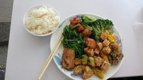 huge selection at Ming Der Vegetarian Buffet in Kaohsiung