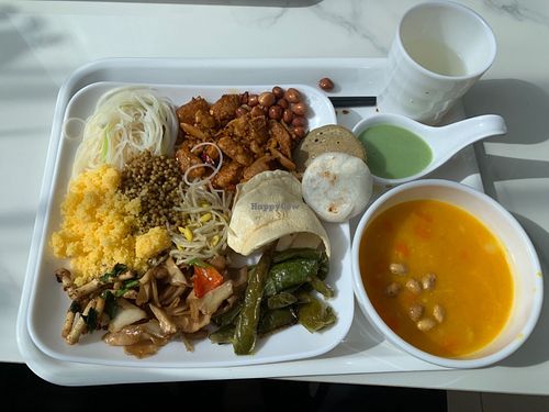 Assorted stir fry veggies and soup at Jiahe Vegetarian Restaurant - Yintun Rd - 嘉禾素食 - 银屯路店 in Qujing