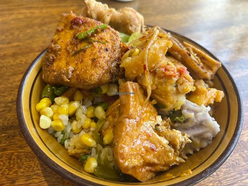 Mixed veggies over rice and millet at Yirantang Vegetarian Restaurant - Siheyuan Branch - 壹然堂素食馆 - 四合园店 in Qujing