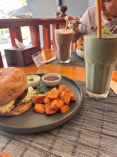 Burger and smoothie   at The Planters in Ao Nang