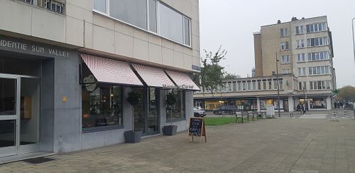 bar from the outside at Chalo Atelier.Chai Bar in Antwerpen