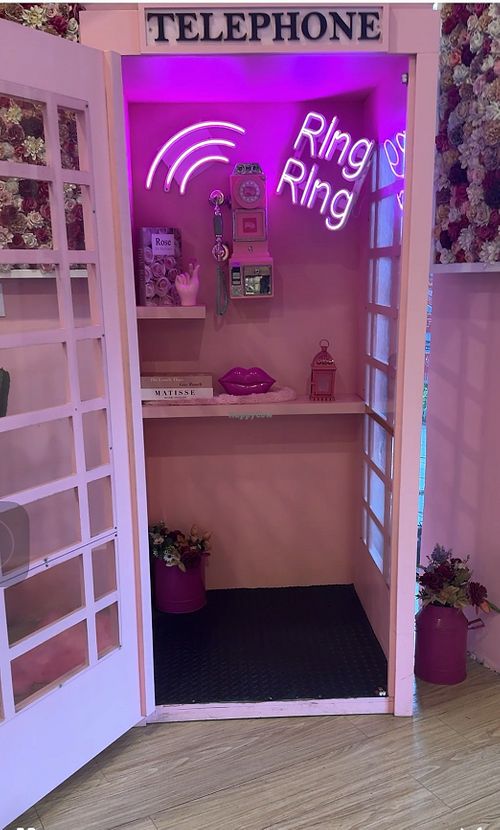 Mi pink place   at My Pink Place Café in Canela