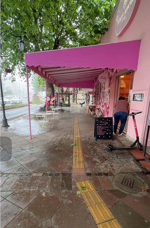 Mi pink place   at My Pink Place Café in Canela