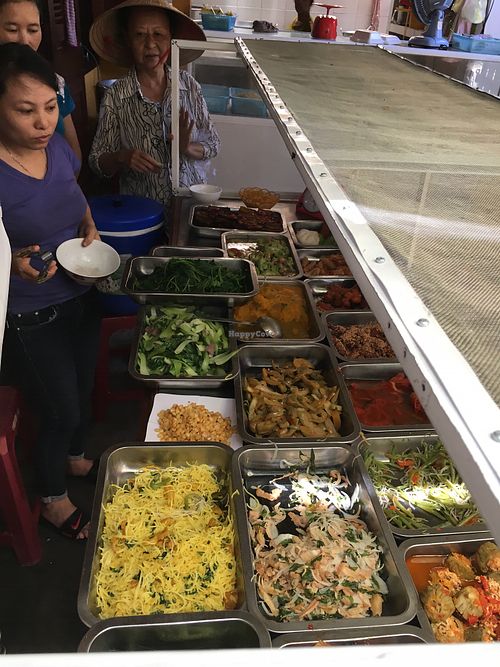 Buffet at Quan Chay Dam in Hoi An