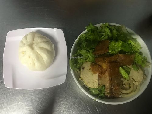 Bun Bao & Cao Lau at Quan Chay Dam in Hoi An
