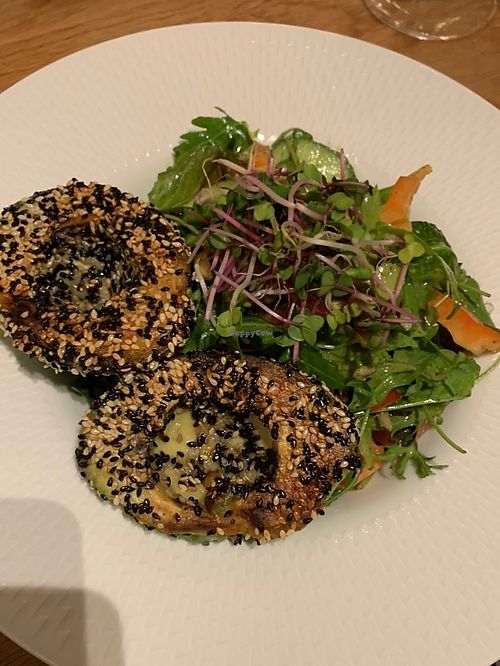 Salatbowl mit gebackener Avocado in Sesam  at Villa Q in Bad Oeynhausen