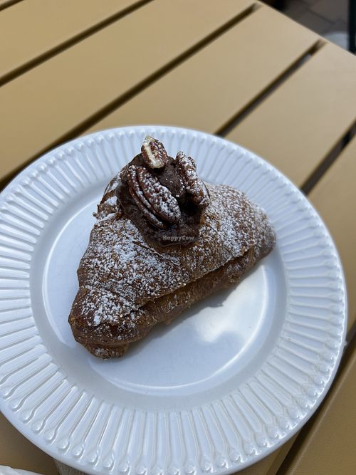 Schoko Cornetti 4,60€
  at Coffee U-Boot in Vienna