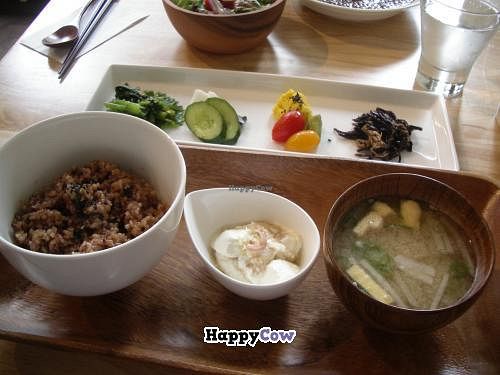 Lunch set 1000yen (vegan) at Laruna in Tokyo