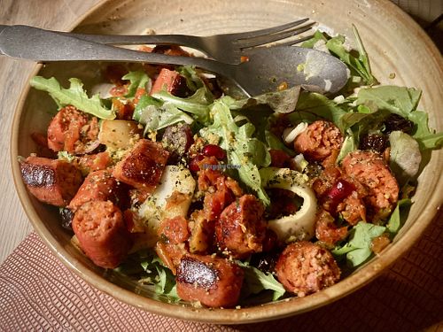 Salade met vegan merguez  at D'eetplosj  in Herne